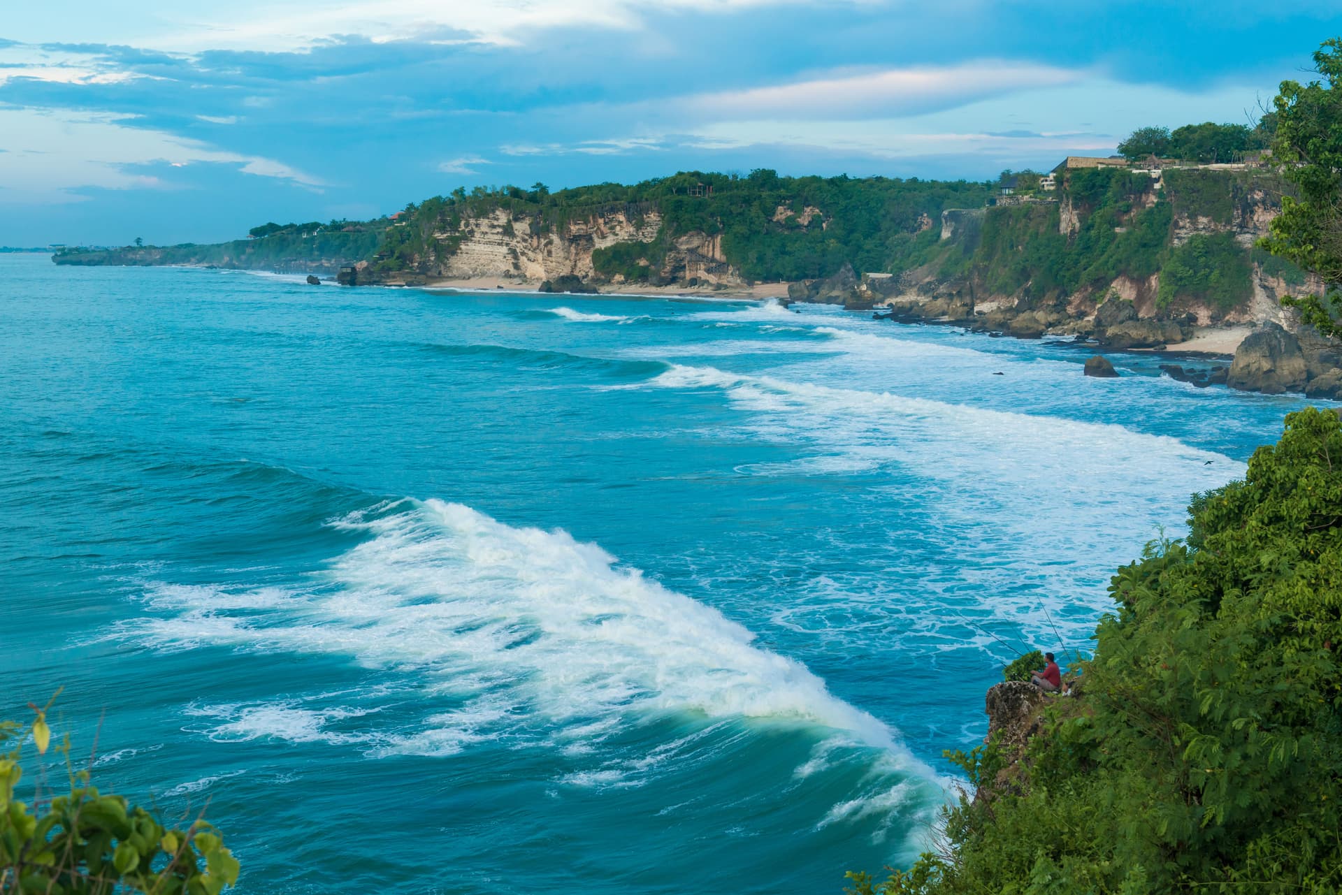 itinerary workation indonesia terbaik - eksplorasi pantai bali setelah kerja produktif